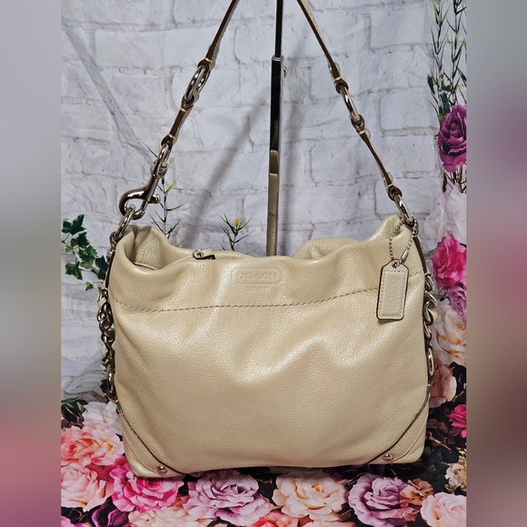 LIKE NEW COACH LEATHER SHOULDER BAG - Picture 4 of 11